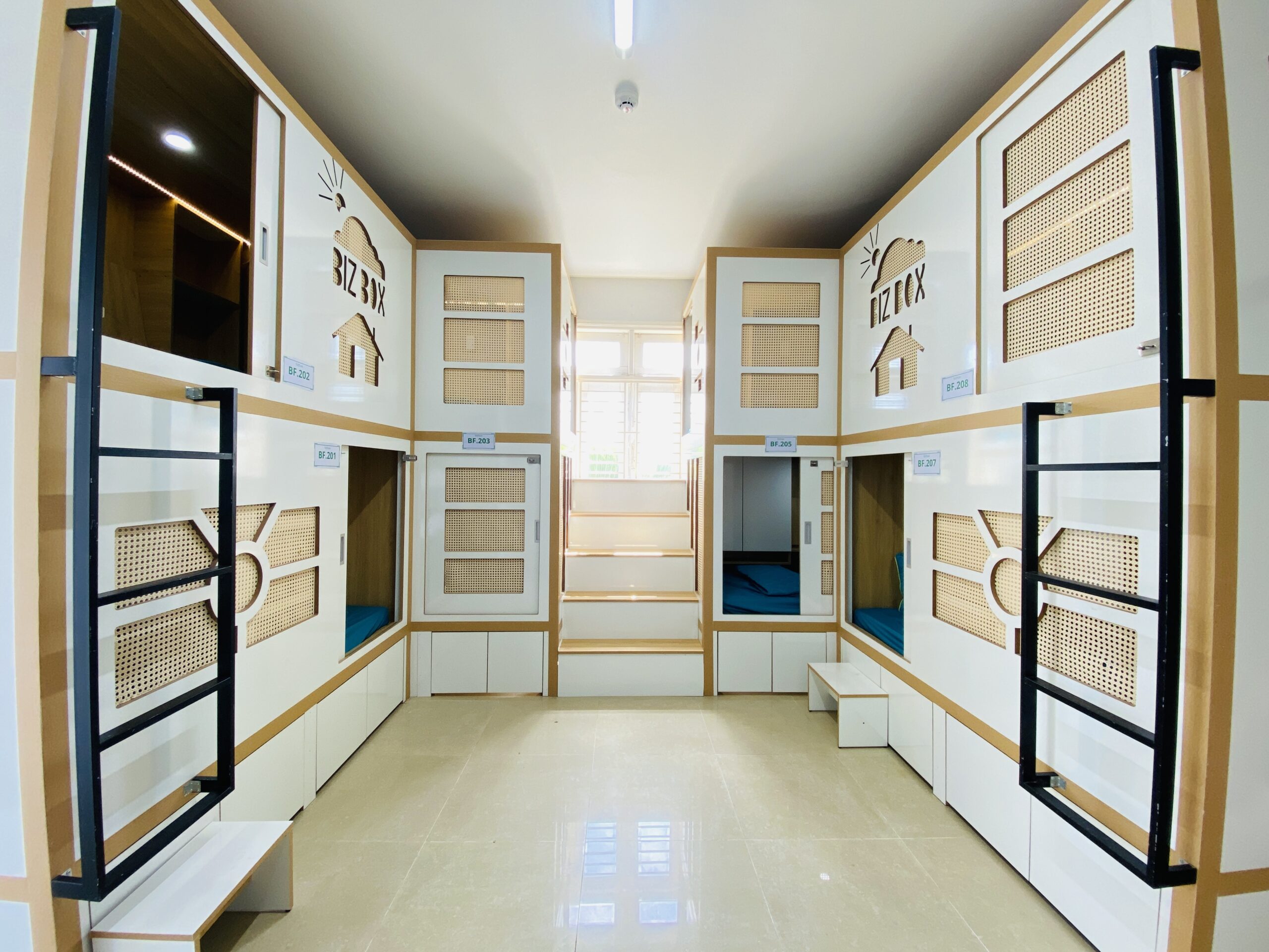 Thi Công Sleepbox Sai Chuẩn – Nguy Cơ Mất Tiền & Kinh Doanh Thất Bại! Thi Công Sleepbox Sai Chuẩn – Nguy Cơ Mất Tiền & Kinh Doanh Thất Bại!