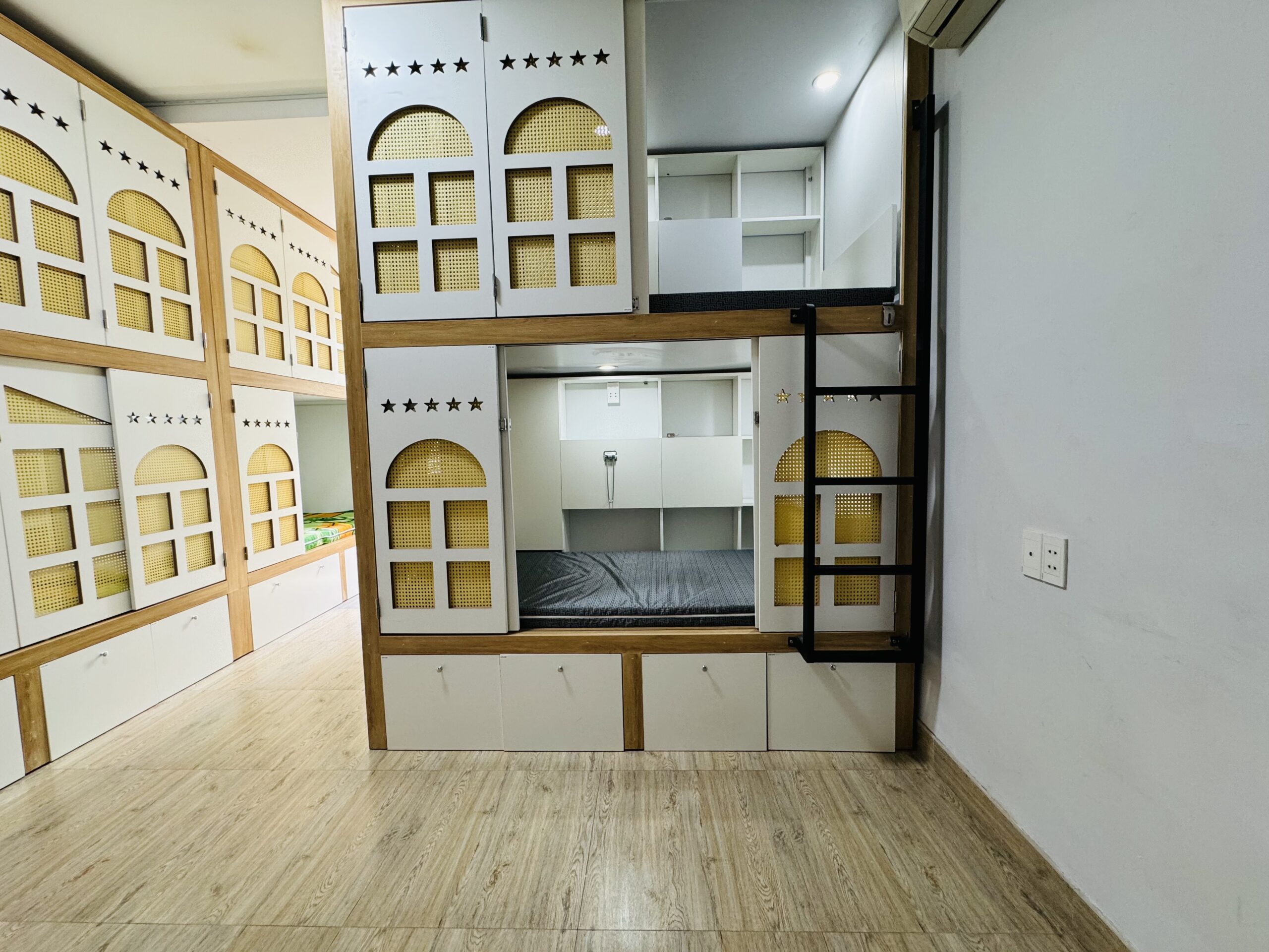 Chi Phí Đầu Tư Sleepbox: Bao Nhiêu Là Đủ Để Hút Khách?