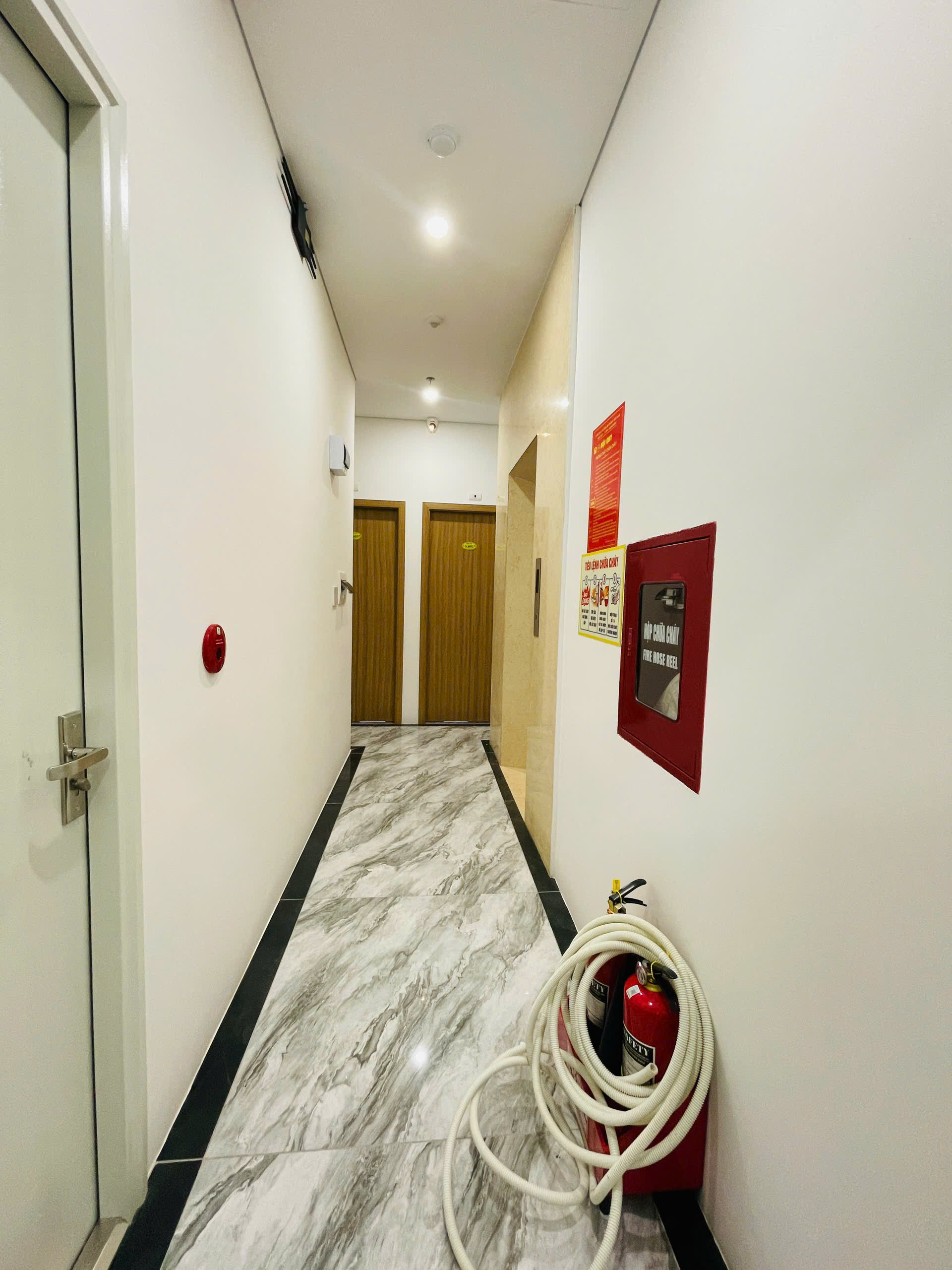 Xây tòa nhà cho thuê: Vì sao nhiều công trình mới nhưng chỉ vài năm đã xuống cấp?