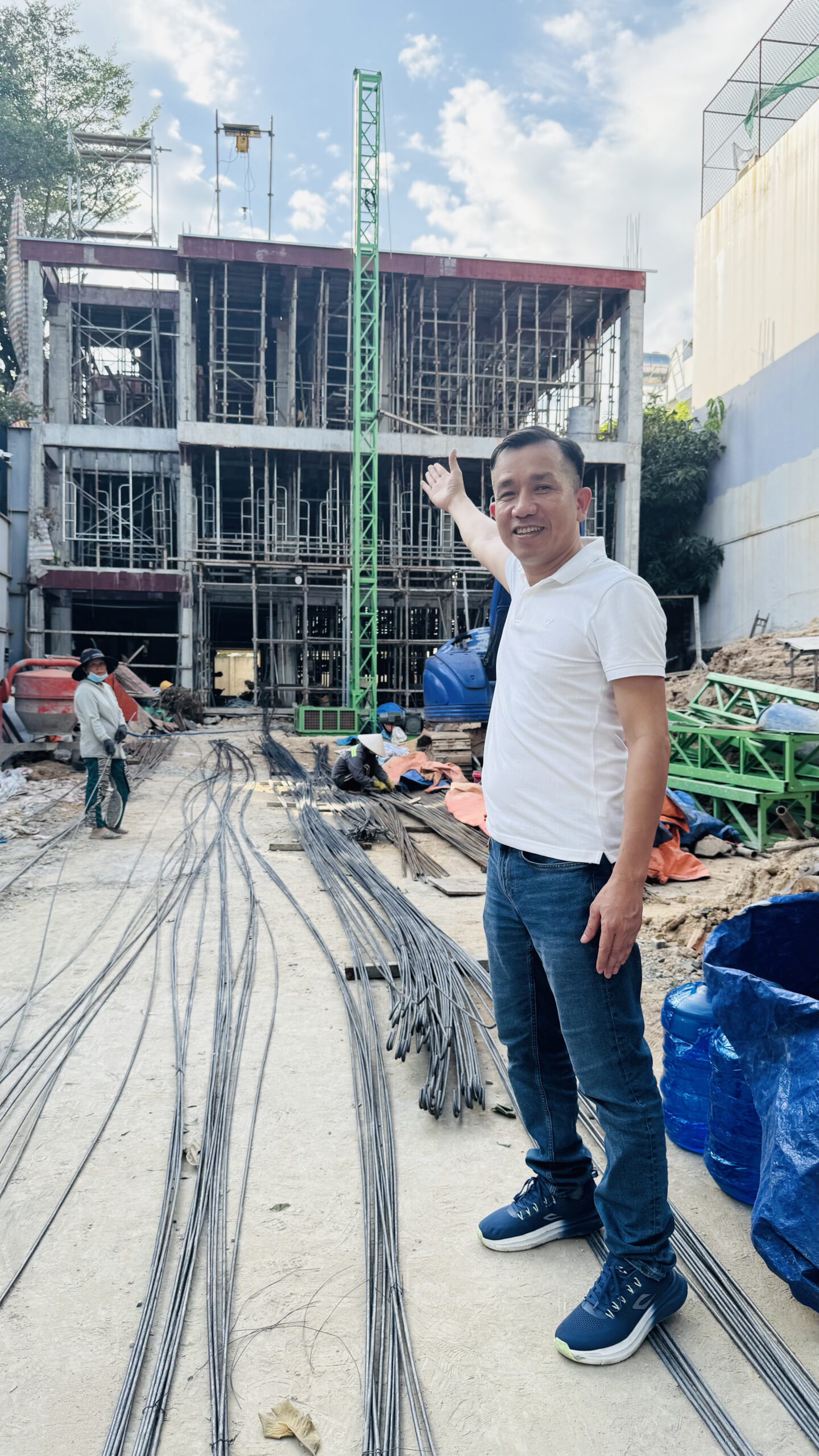 Xây Tòa Nhà Dòng Tiền: Nên Thuê Thiết Kế Riêng Hay Giao Trọn Gói Cho Nhà Thầu?